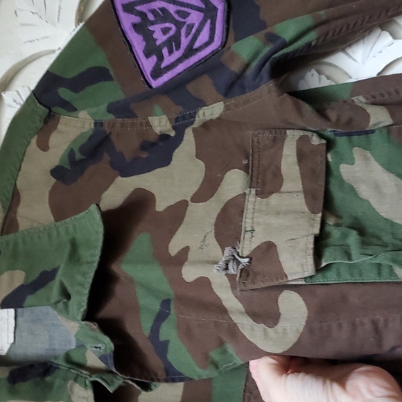 Small Short Vintage Distressed Camo Jacket Autobot and Deception Transfo… - Picture 4 of 10